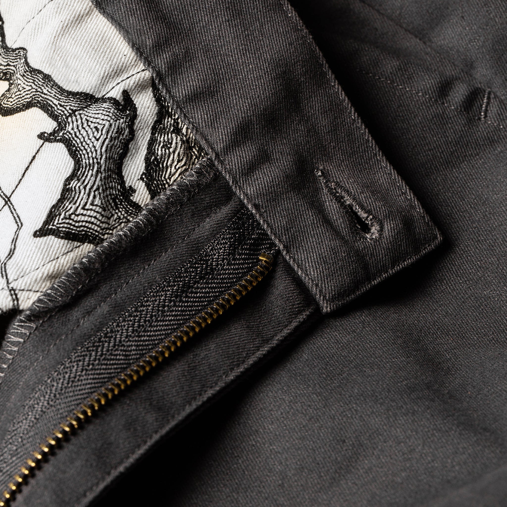 The Slim Chino in Organic Charcoal - Image 6