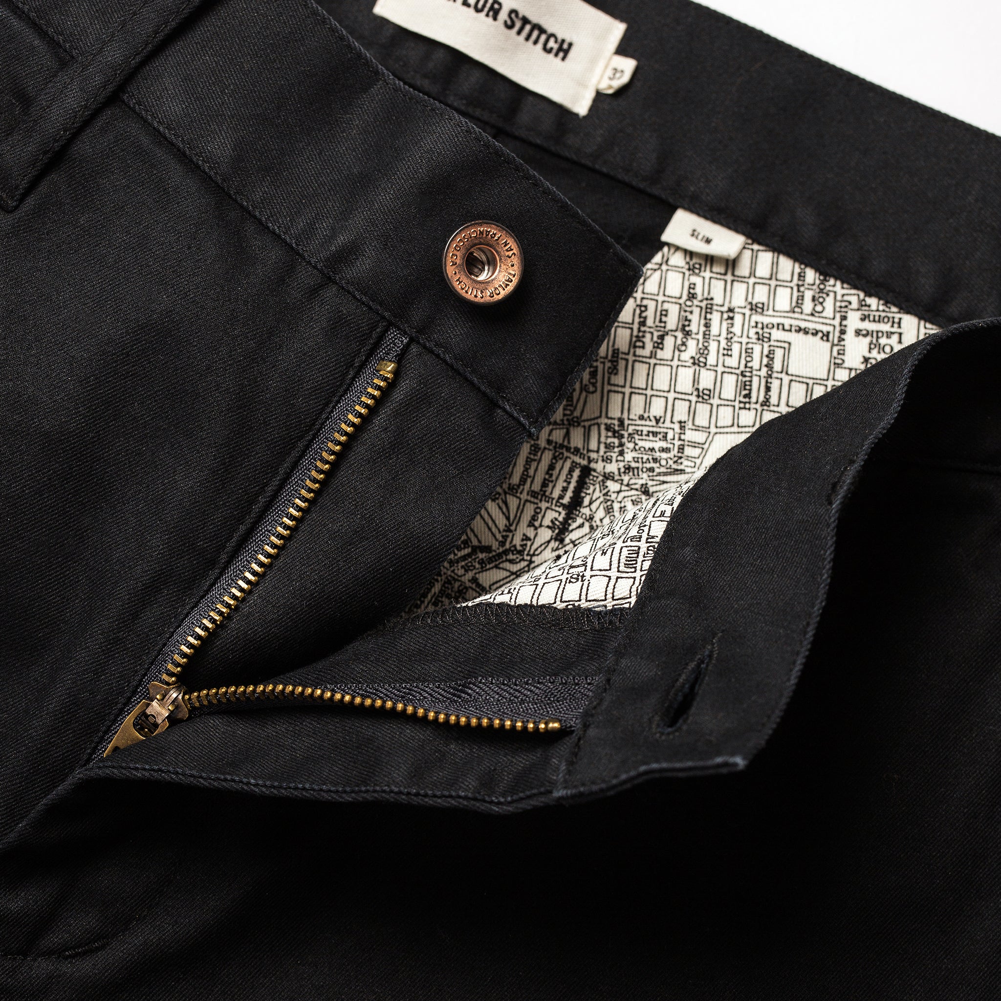 The Slim Chino in Organic Coal - Image 6