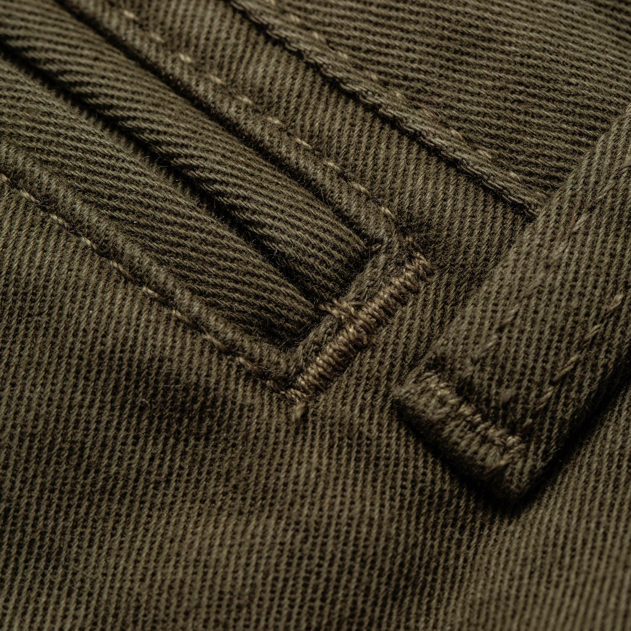The Slim Chino in Organic Olive - Image 6
