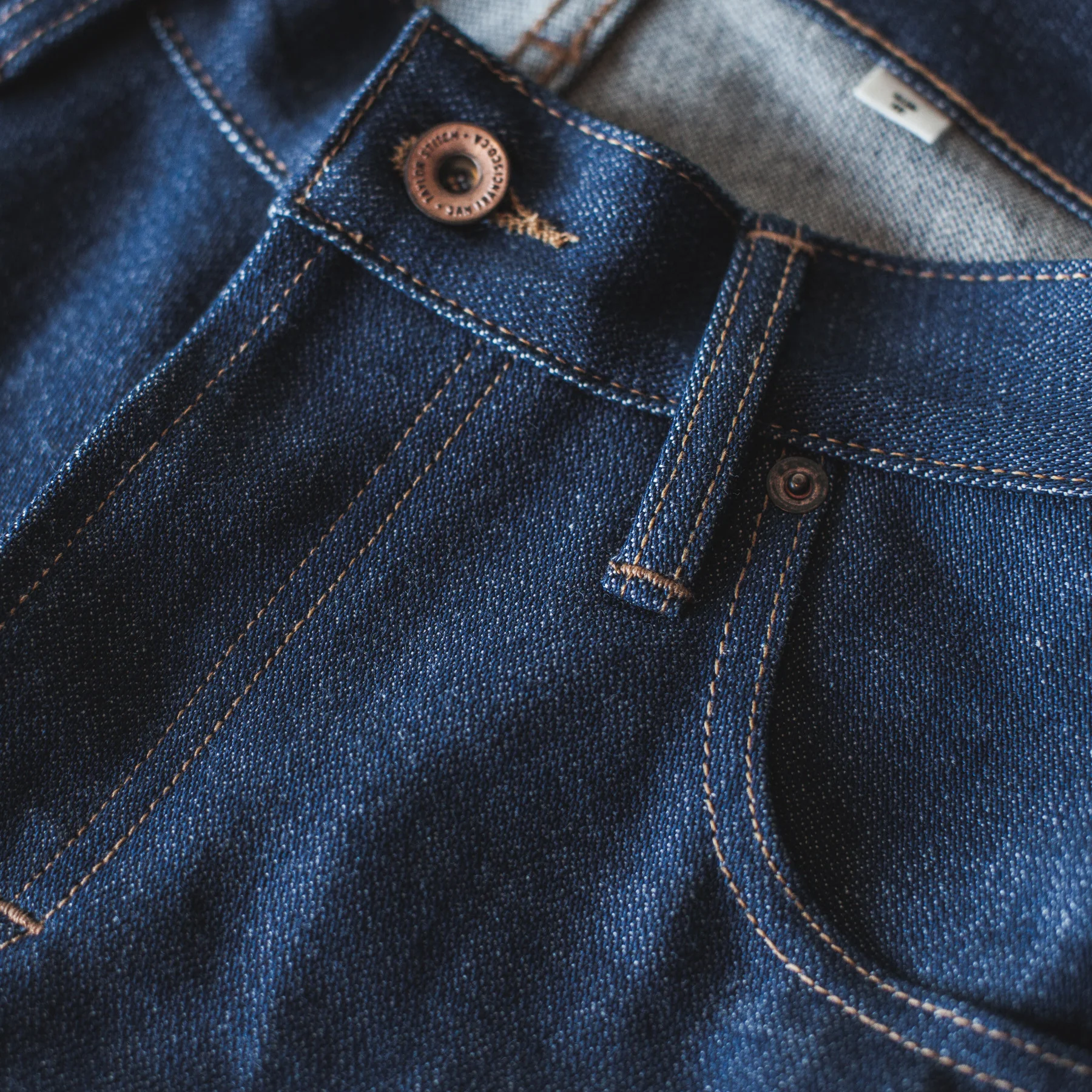 The Slim Jean in Indigo Broken Twill - Image 3