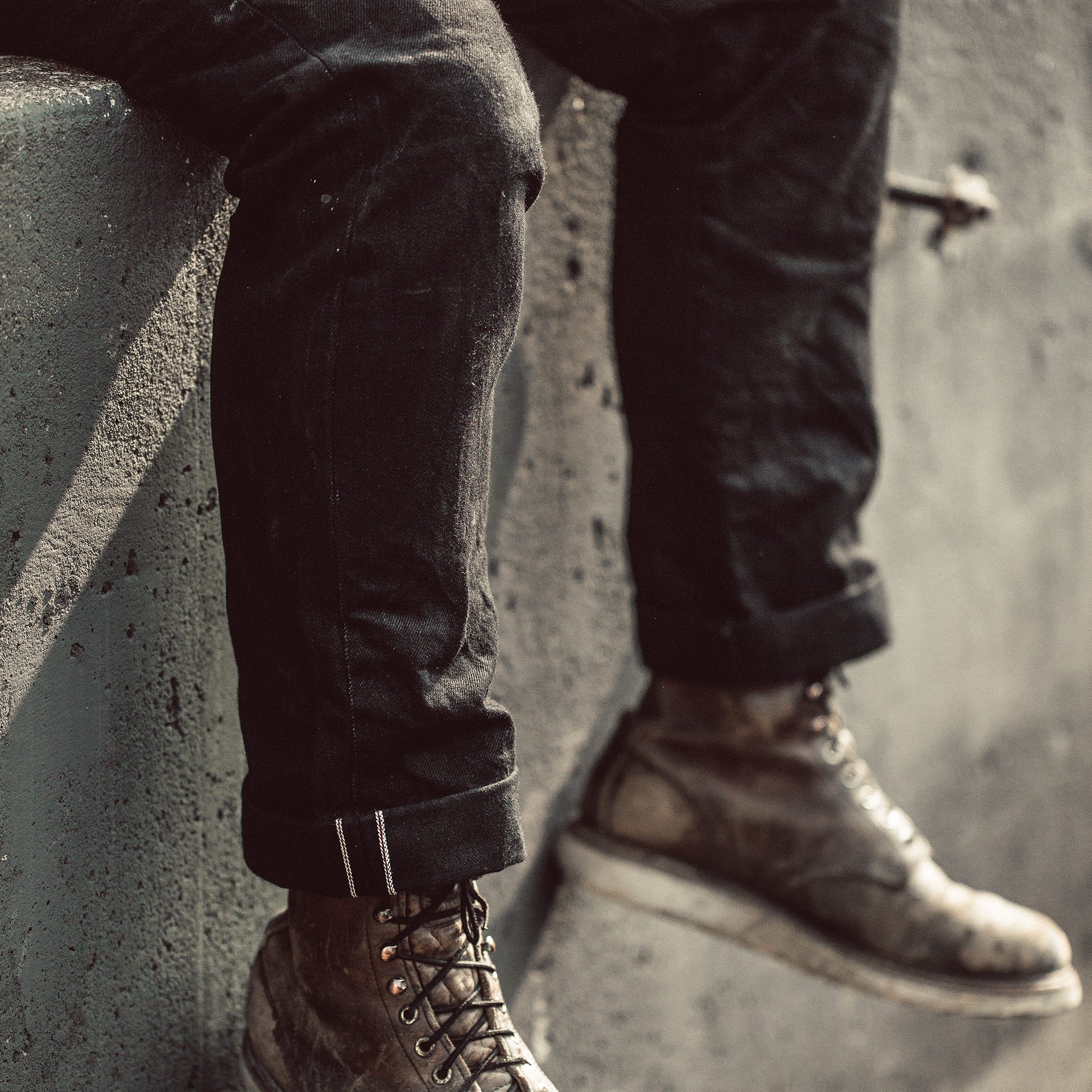 The Slim Jean in Kuroki Mills Black Selvage - Image 4
