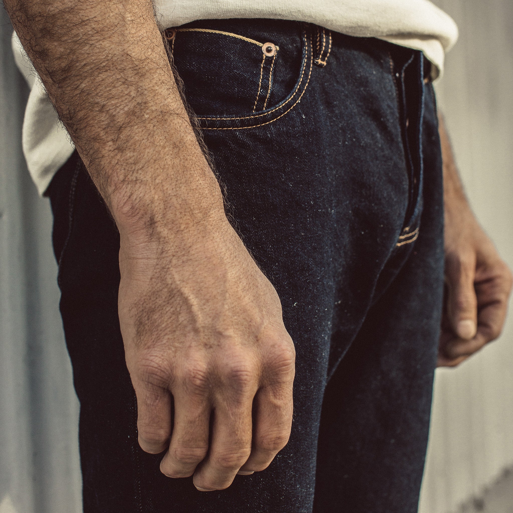 The Slim Jean in Sol Selvage - Image 7