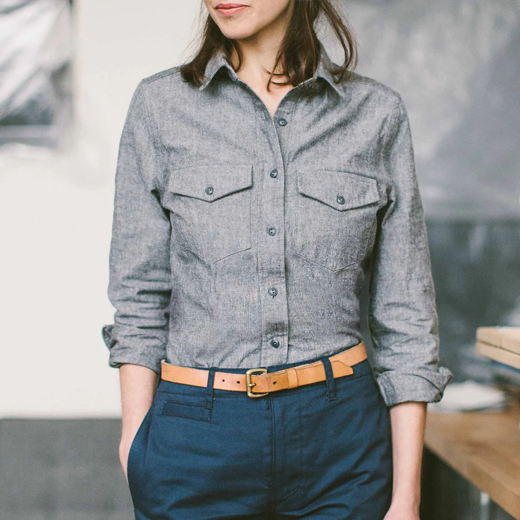 The Studio Shirt in Charcoal Everyday Chambray - Image 4