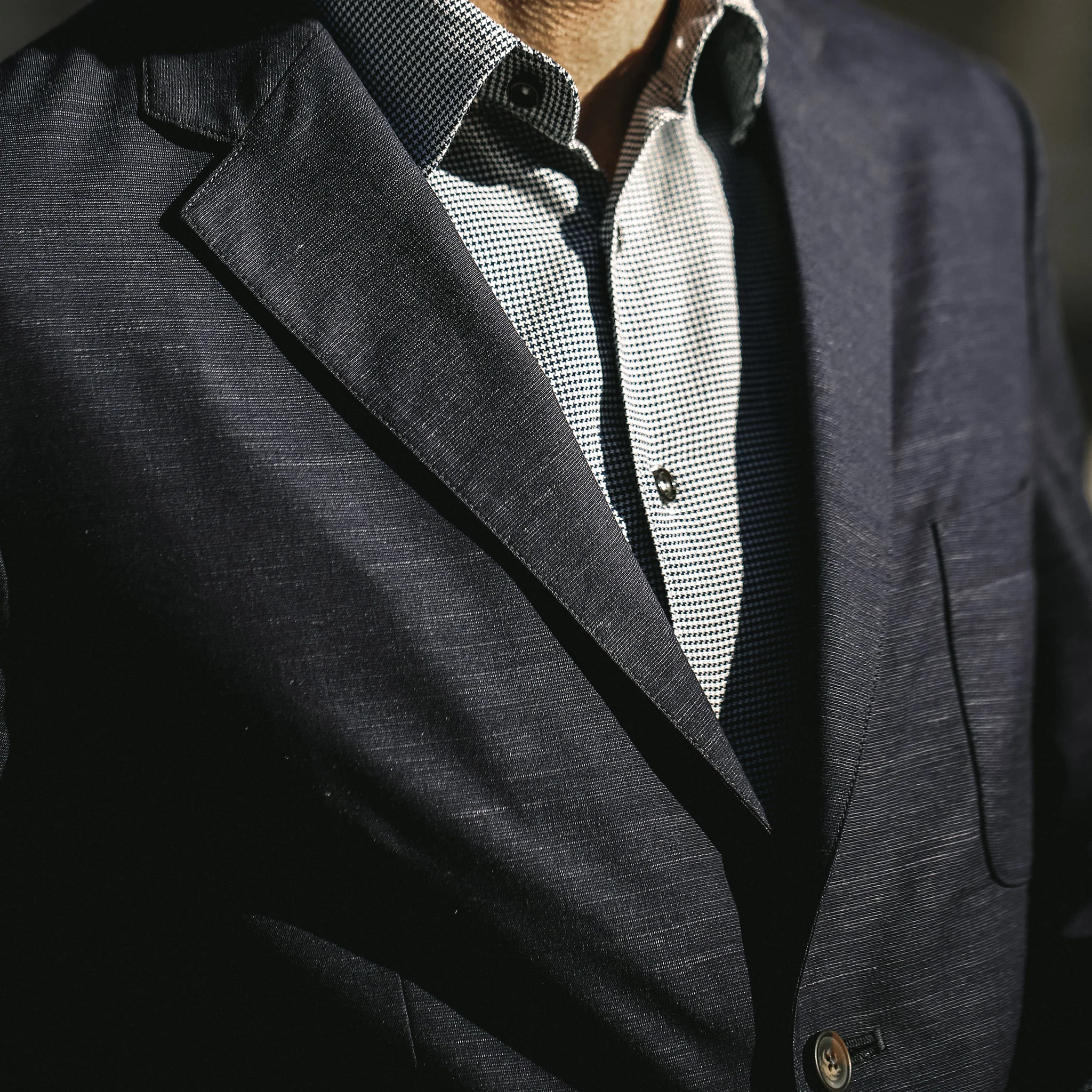The Telegraph Jacket in Navy Slub - Image 5