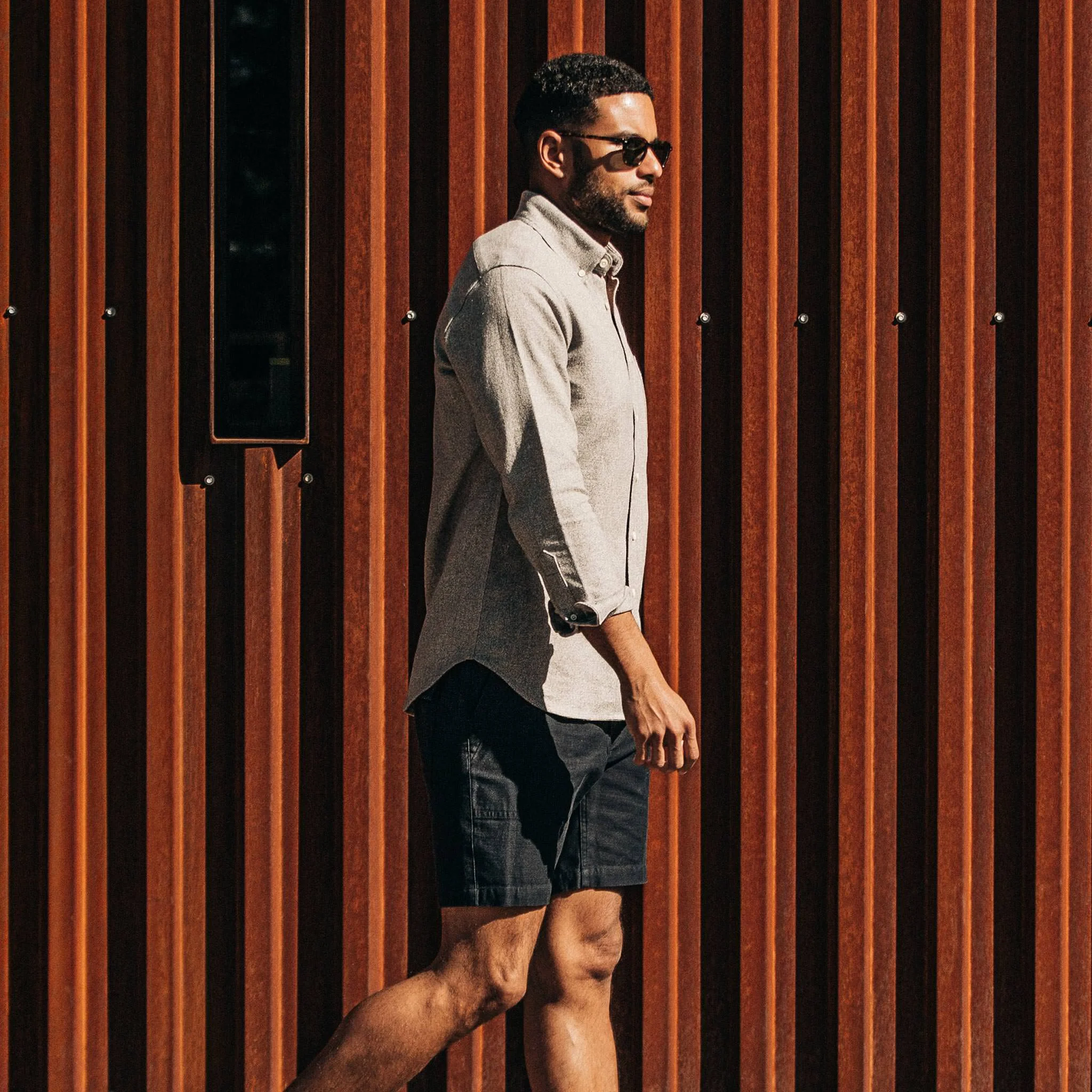 The Trail Short in Navy Slub Sateen - Image 3