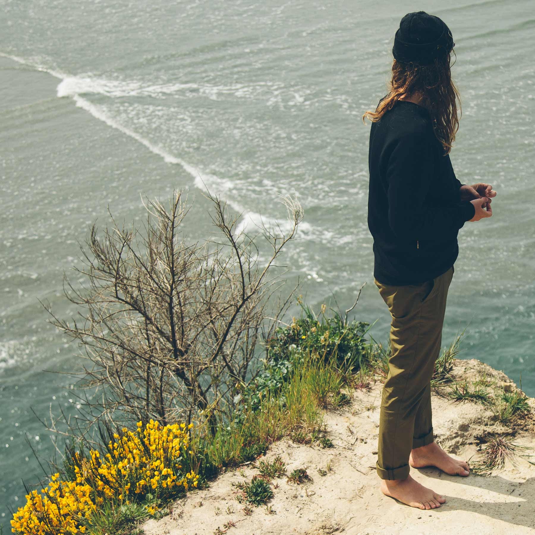 The Travel Chino in Olive - Image 4