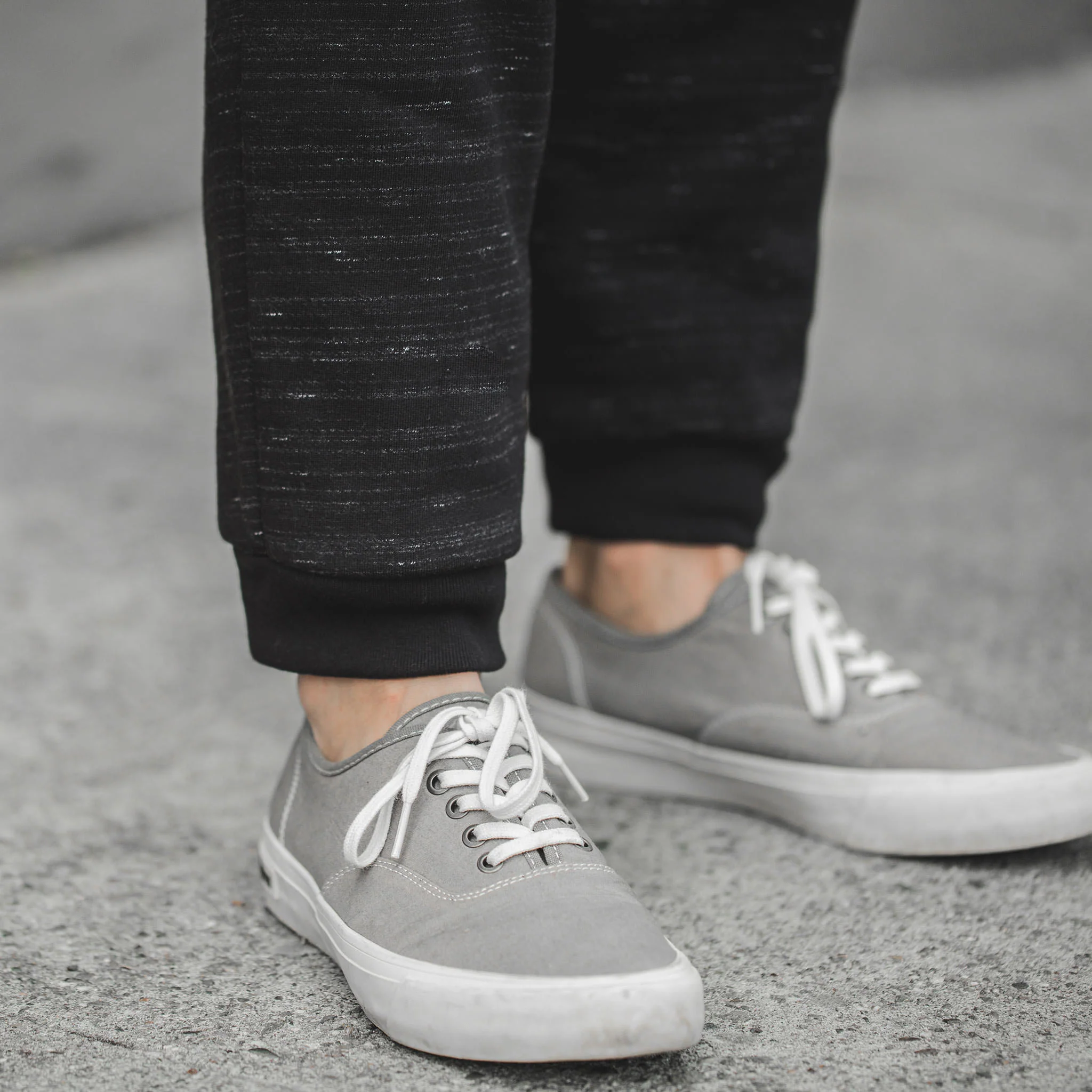 The Travel Pant in Black Fleece - Image 3