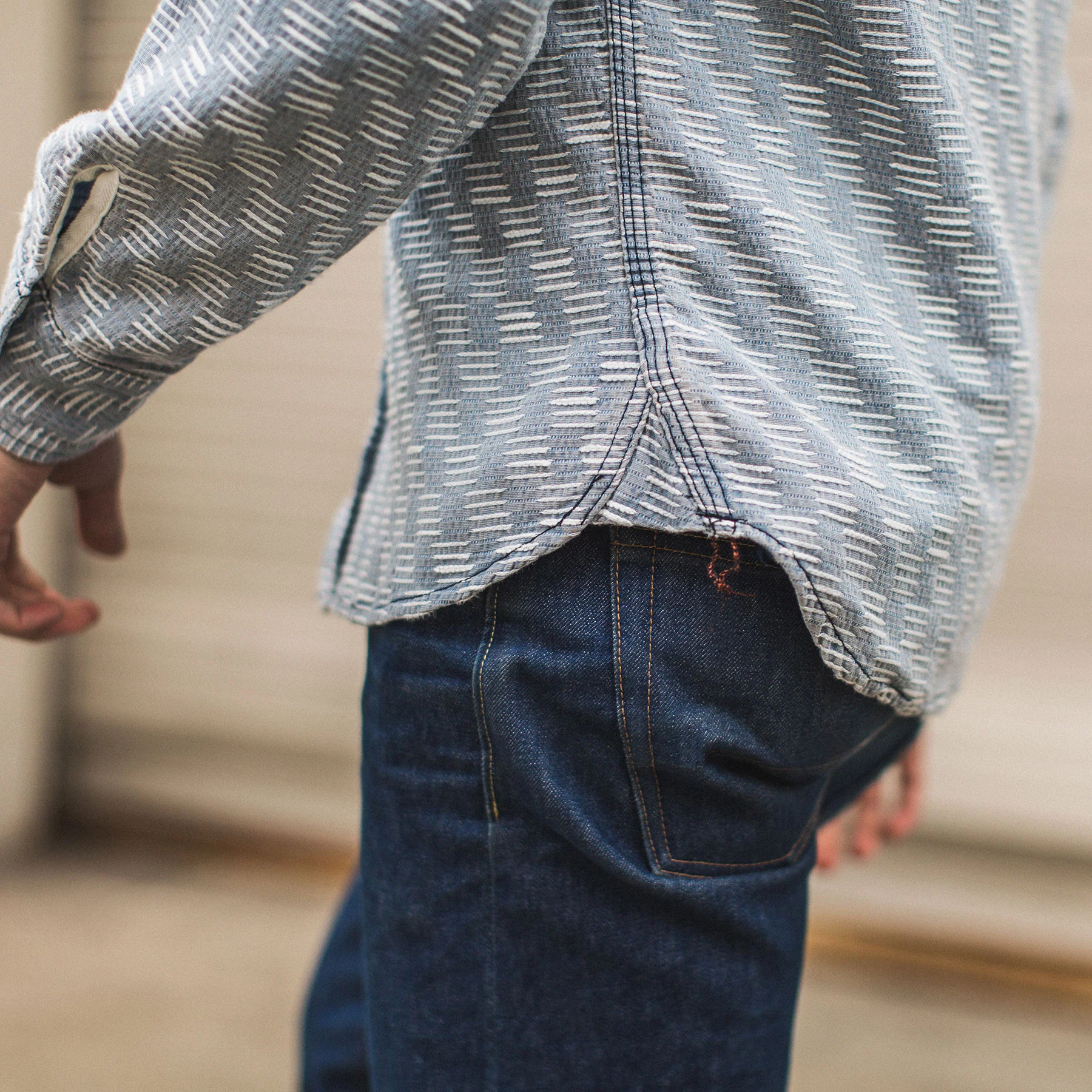 The Utility Shirt in Washed Indigo Jacquard - Image 4