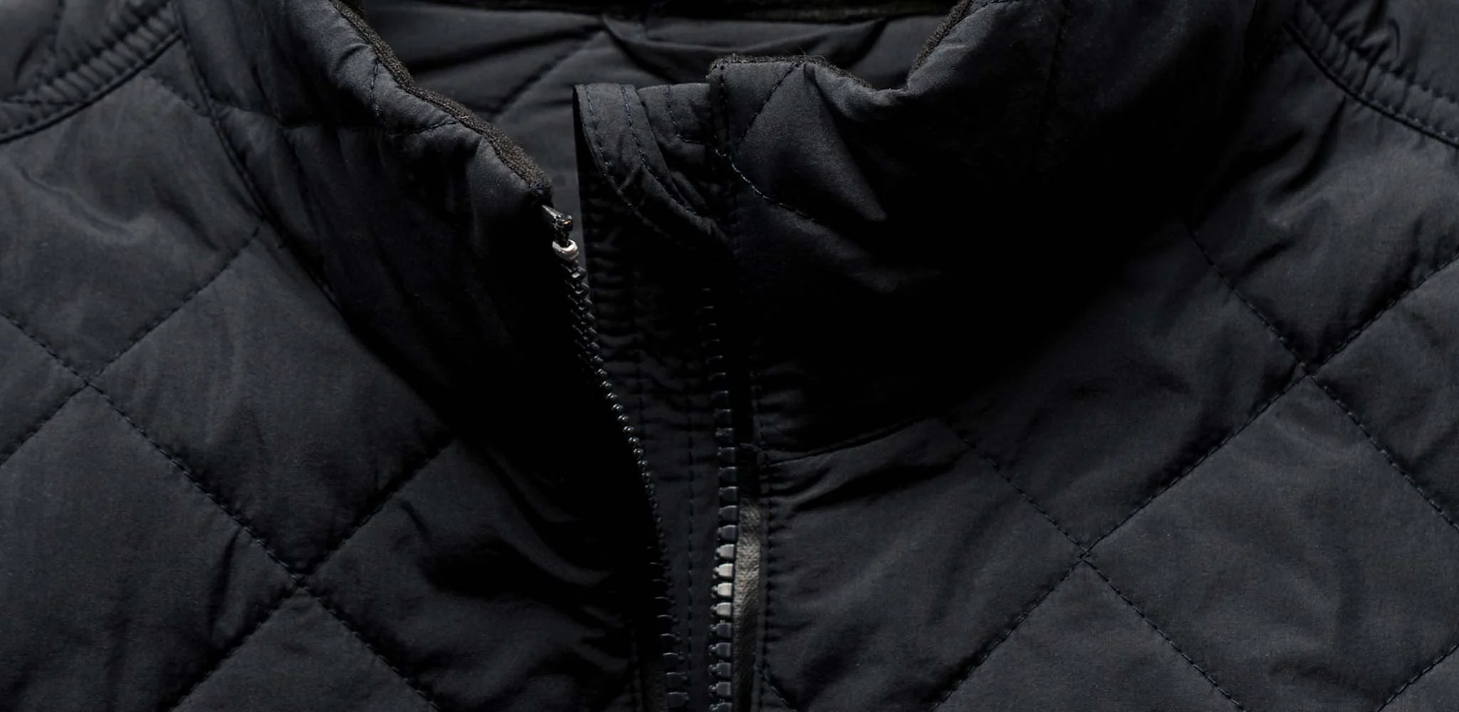 The Vertical Jacket in Navy - Image 15