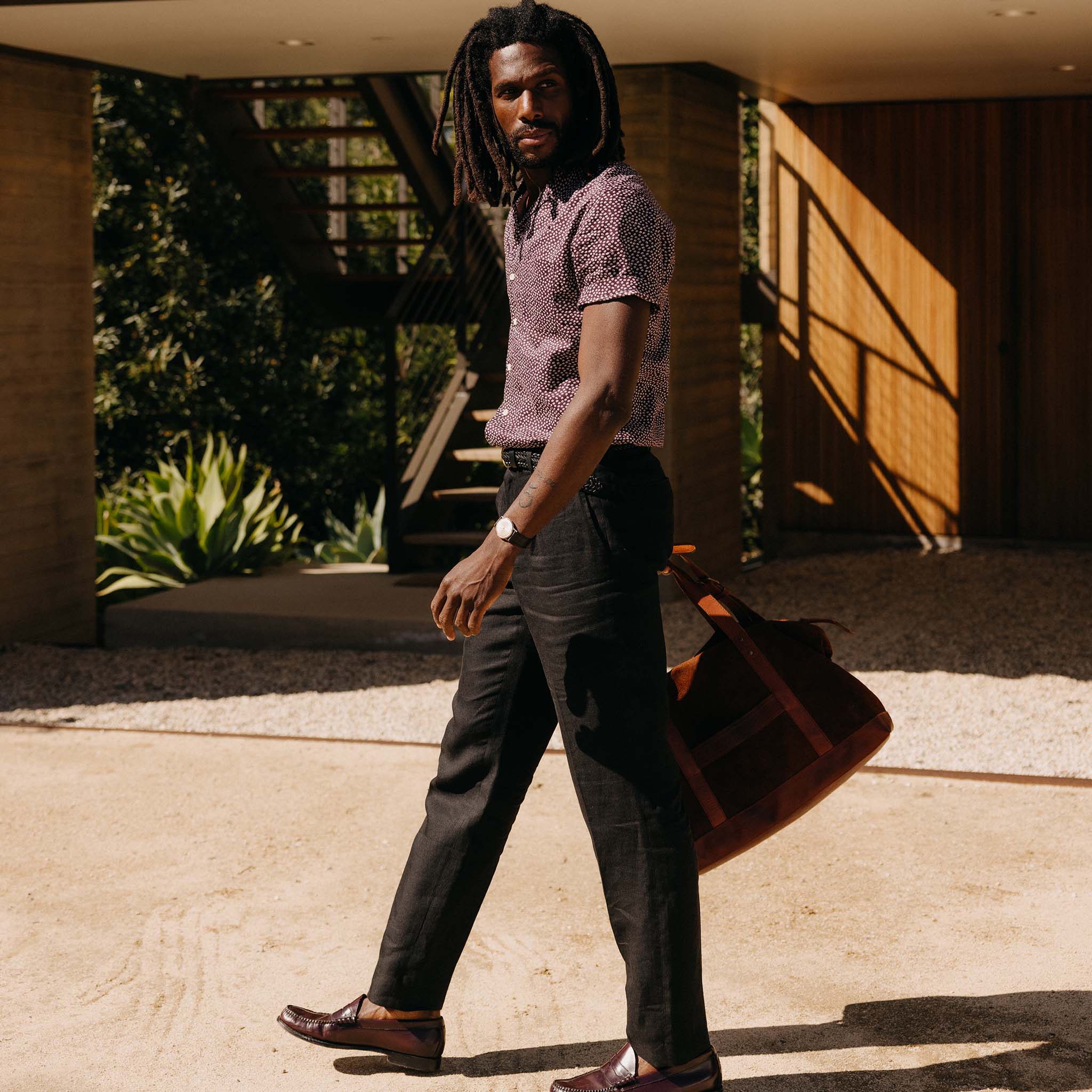 The Thomas Trouser in Coal Linen Twill - Image 2