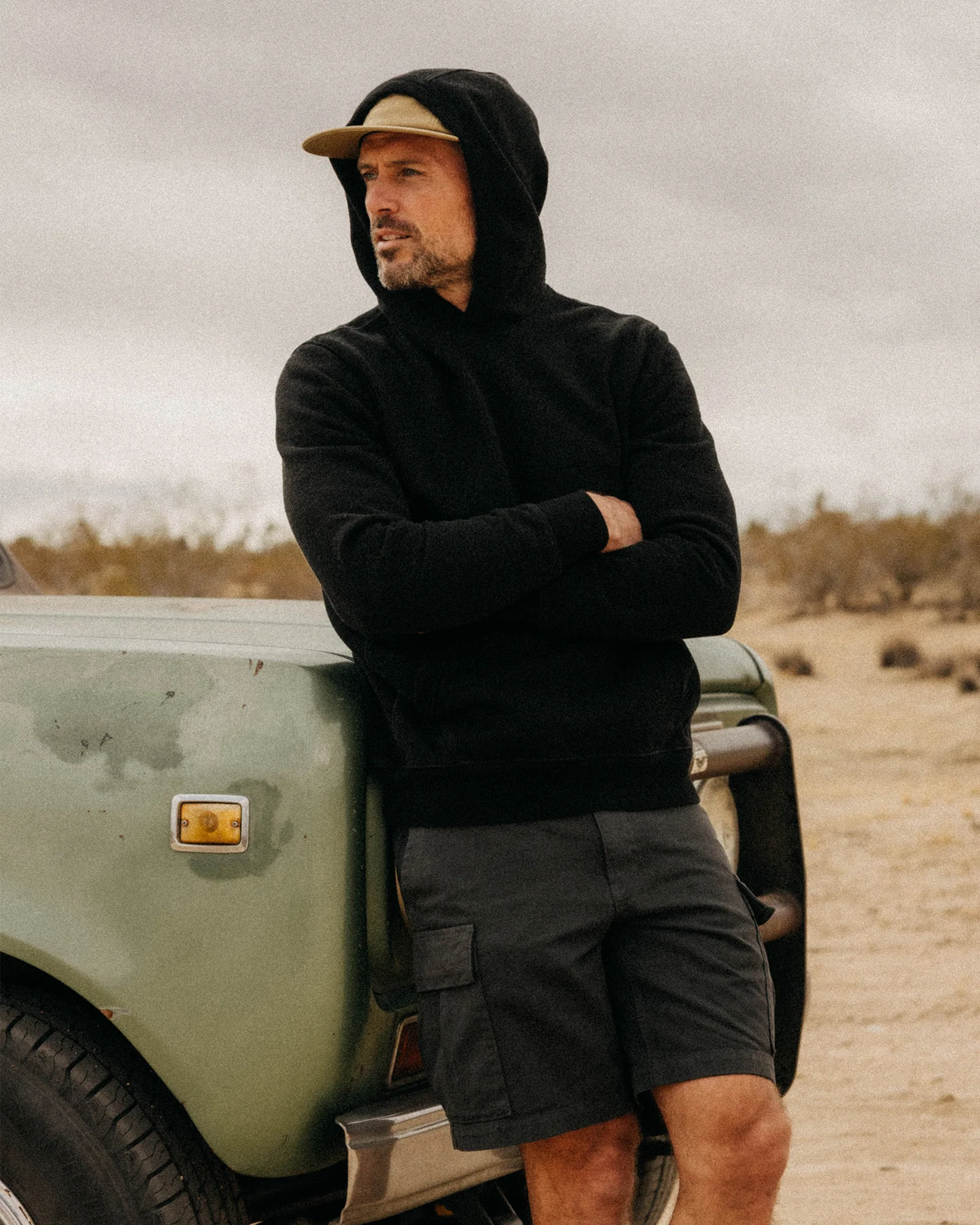 The Tommie Short in Faded Black Broken Twill - Image 4