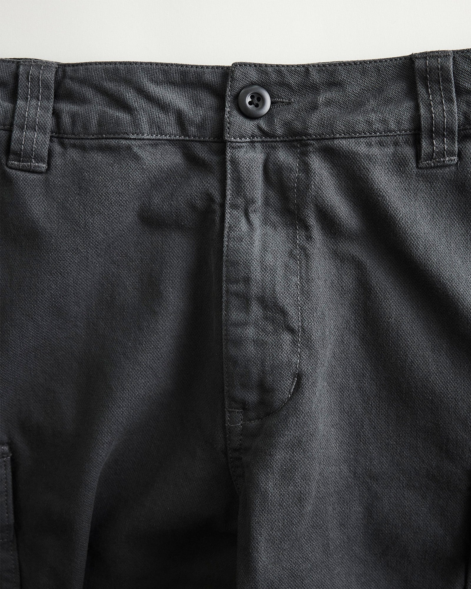 The Tommie Short in Faded Black Broken Twill - Image 5