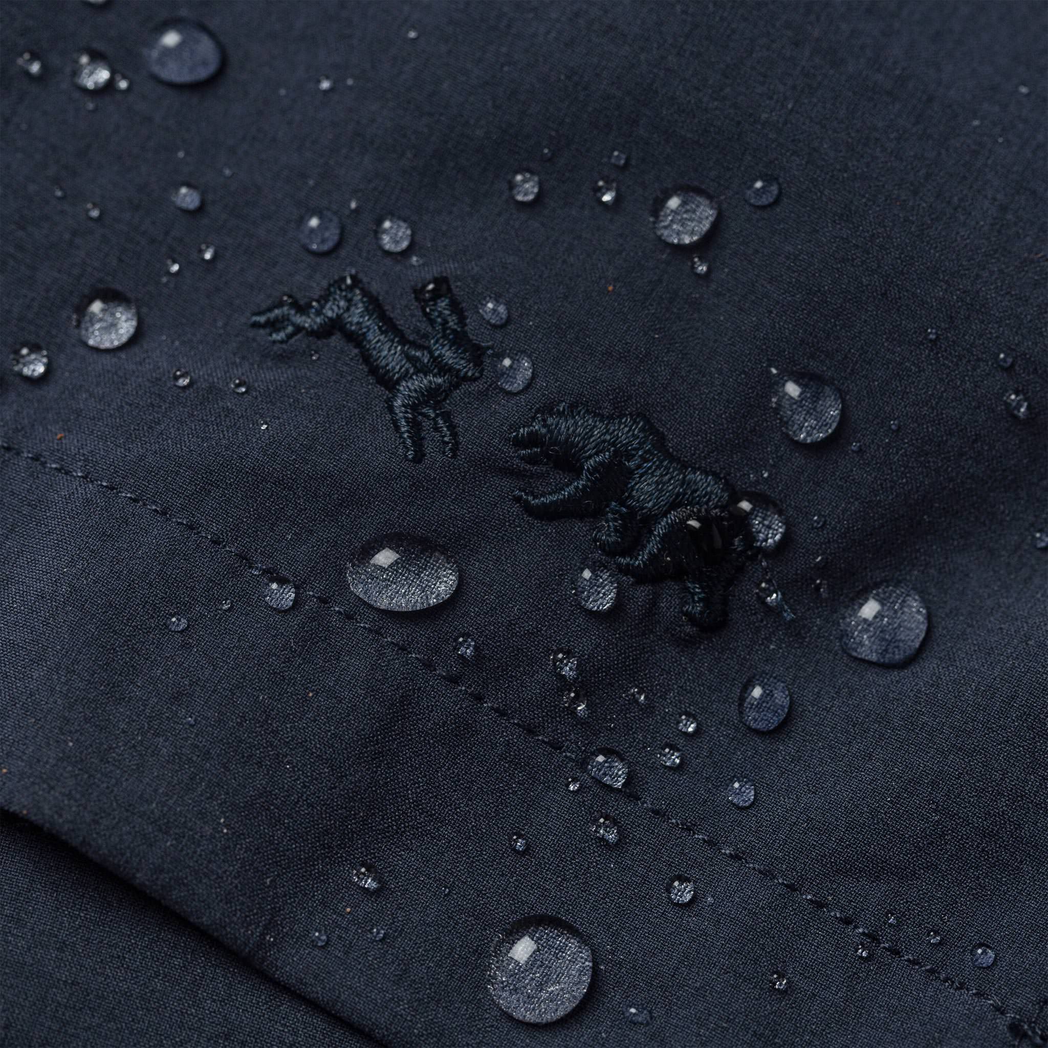 The Traverse Short in Navy - Image 9