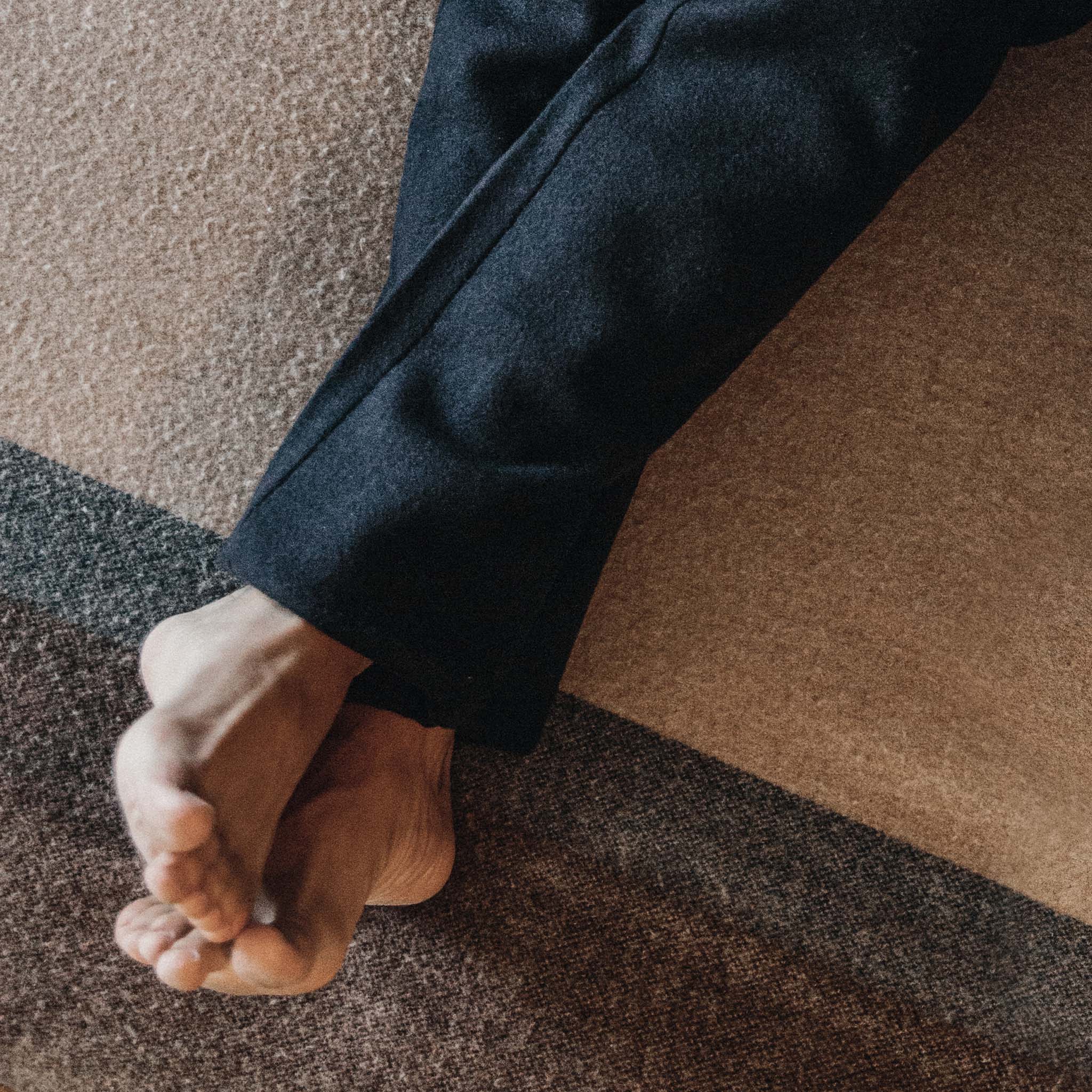The Weekend Pant in Navy Boiled Wool - Image 5